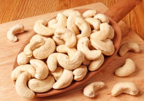 white cashew nuts