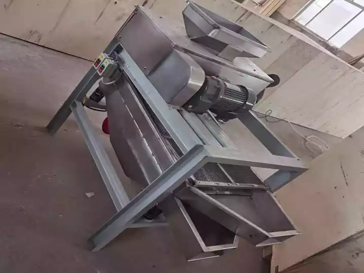 Cortadora de frutos secos de doble rodillo