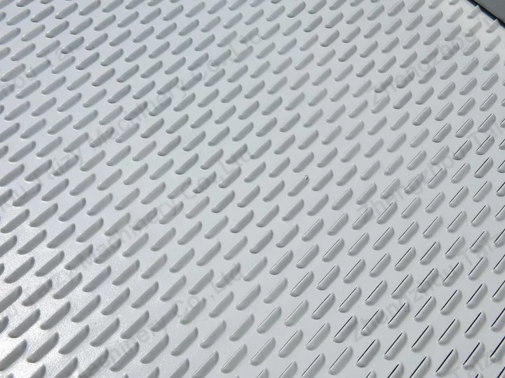 Fish-scale sieve plate