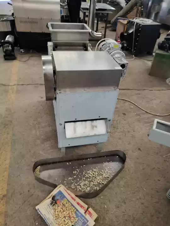 Automatic Peanut Sliver Cutting Equipment
