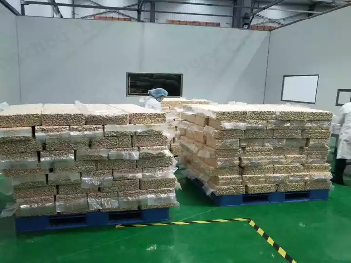 Nut Packaging Warehouse