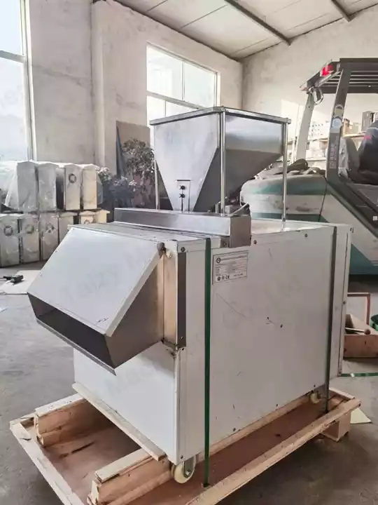 Nut Slicing Machine