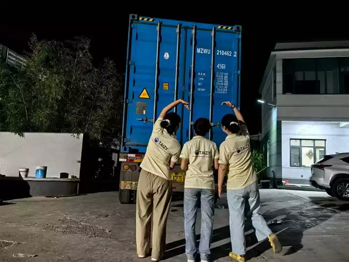 津巴布韦机械集装箱装载